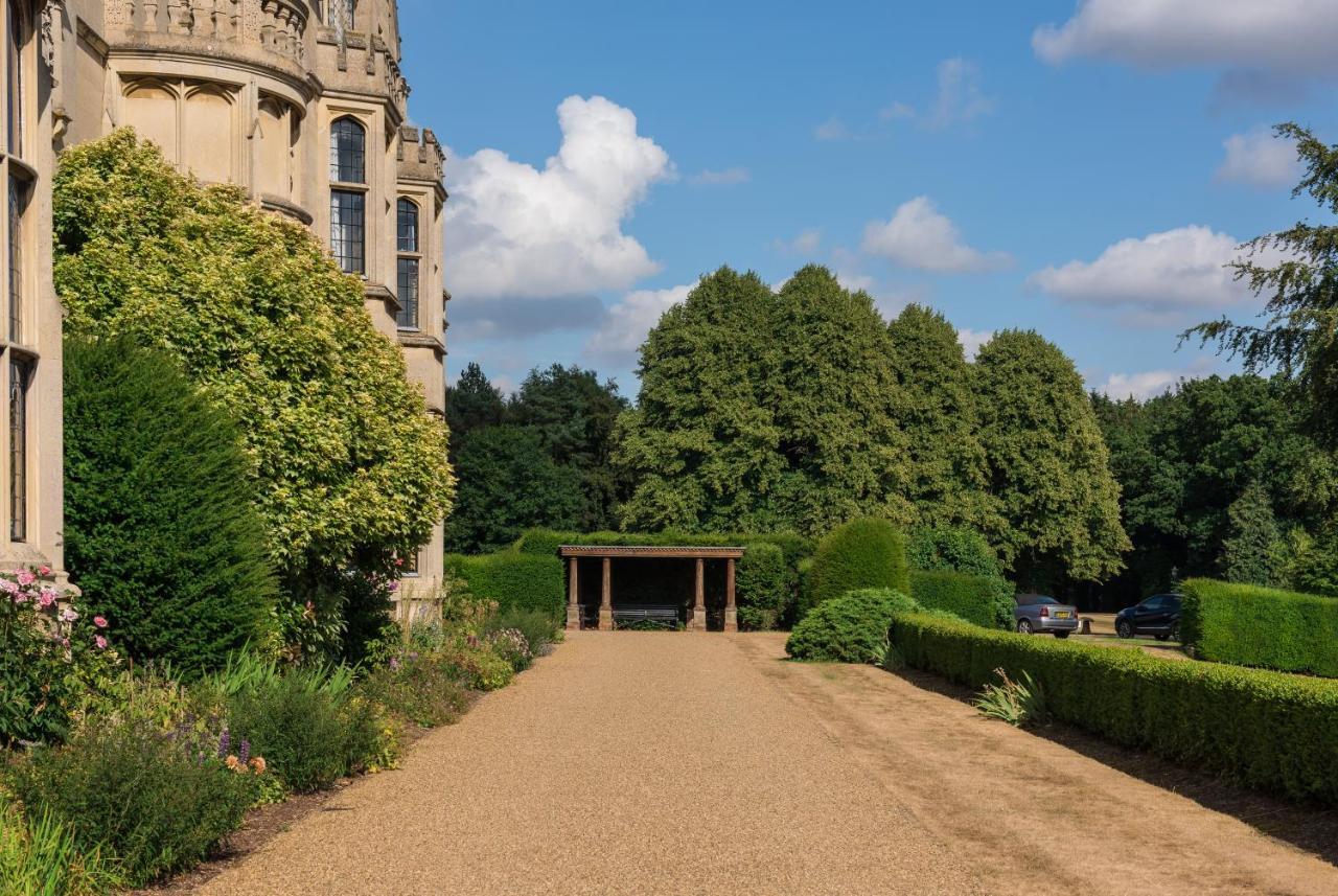 Rushton Hall Hotel And Spa Kettering Exterior foto